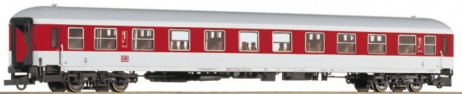 Express train Passenger car 1st class<br /><a href='images/pictures/Roco/64419_HM_rgb.jpg' target='_blank'>Full size image</a>